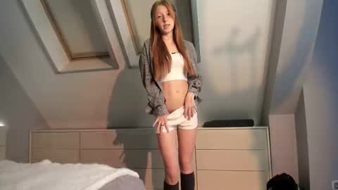 Snapshot of foxie_kiss chatting on 5, 10, 2025 Hello world Feel free to follow online show from 5, 10, 2025