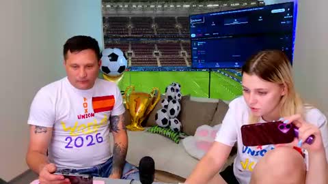 We are a couple Leo and Sofiayou are always welcome here online show from 21, 6, 2026