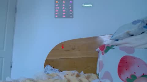 Snapshot of foxxxette18 chatting on 26, 9, 2025 Foxxxette online show from 26, 9, 2025