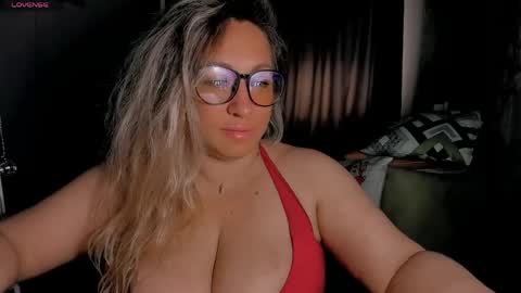 Snapshot of foxxxy__lady chatting on 8, 5, 2026 Kris online show from 8, 5, 2026
