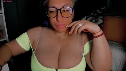 Snapshot of foxxxy__lady chatting on 29, 6, 2026 Kris online show from 29, 6, 2026