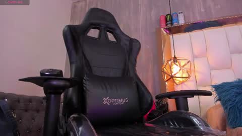 Snapshot of foxxy_dolce chatting on 15, 6, 2026 Foxxy online show from 15, 6, 2026