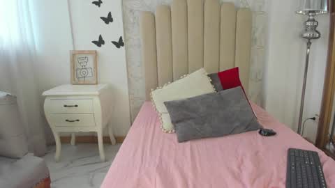 Snapshot of foxy200__ chatting on 6, 1, 2025 Foxy online show from 6, 1, 2025