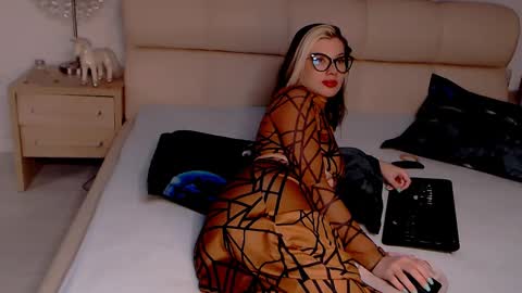Snapshot of foxydevilish chatting on 10, 2, 2025 Fox online show from 10, 2, 2025