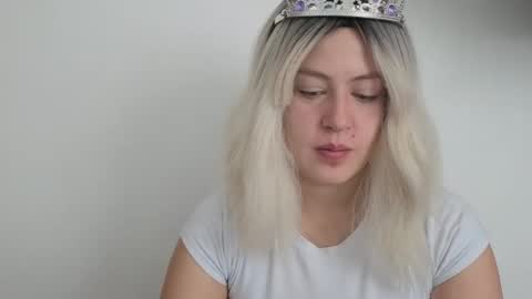 Francesca online show from 4, 12, 2025