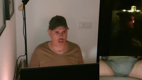 Snapshot of francescoes chatting on 5, 1, 2025 francescoes online show from 5, 1, 2025