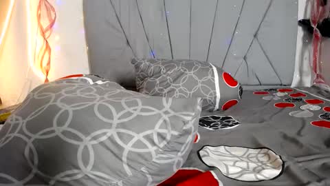 francihot4 online show from 16, 12, 2025