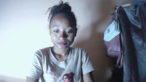 Snapshot of francine925426 chatting on 26, 10, 2025 francine925426 online show from 26, 10, 2025