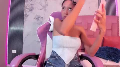 Laura online show from 27, 11, 2025