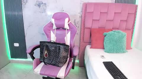 Laura online show from 13, 12, 2025