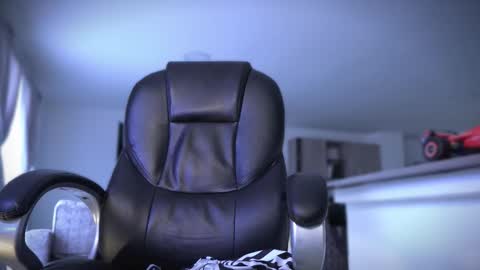 Frank Farrell. Hey remember to give me a thumbs up Ty online show from 12, 10, 2025