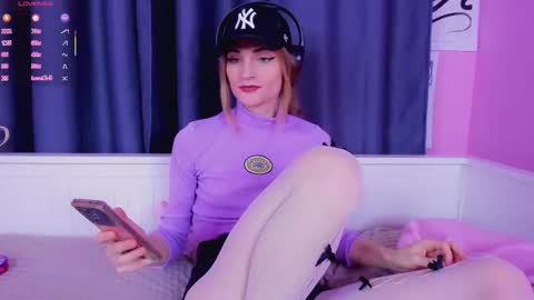 Snapshot of frankie_reese chatting on 6, 10, 2025 Frankie online show from 6, 10, 2025