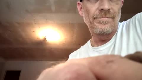 Famous Blue Eyes online show from 17, 5, 2026
