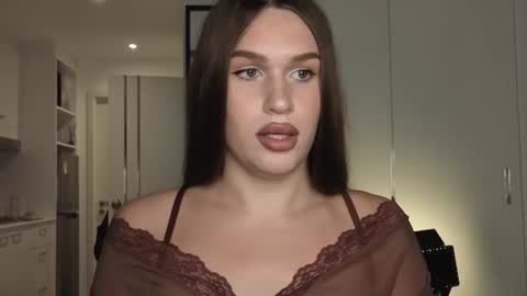 I am franzeva  online show from 25, 6, 2026