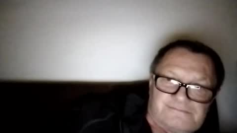 Snapshot of frauenfeind1 chatting on 16, 11, 2025 Wolfi online show from 16, 11, 2025