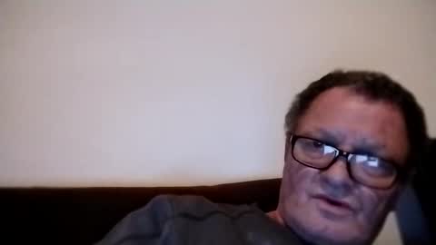 Snapshot of frauenfeind1 chatting on 15, 12, 2025 Wolfi online show from 15, 12, 2025