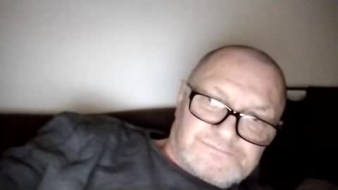 Snapshot of frauenfeind1 chatting on 2, 2, 2026 Wolfi online show from 2, 2, 2026