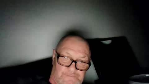 Snapshot of frauenfeind1 chatting on 4, 2, 2026 Wolfi online show from 4, 2, 2026