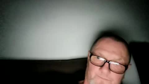 Snapshot of frauenfeind1 chatting on 6, 3, 2026 Wolfi online show from 6, 3, 2026