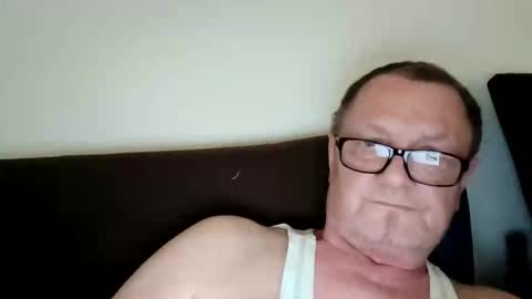 Snapshot of frauenfeind1 chatting on 1, 4, 2026 Wolfi online show from 1, 4, 2026
