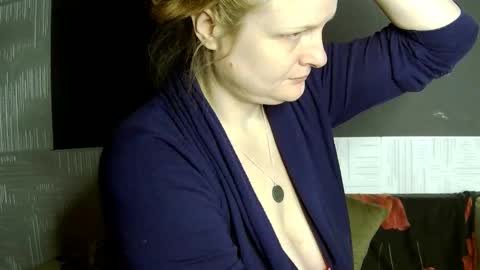 Snapshot of frauket chatting on 18, 11, 2025 FrauKet online show from 18, 11, 2025