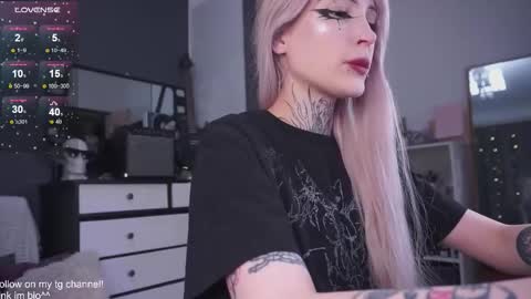 Asya UwU   online show from 18, 9, 2025