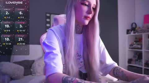 Asya UwU   online show from 12, 1, 2026