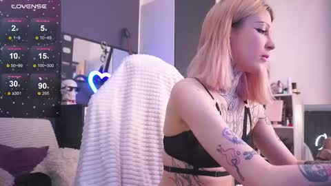 Asya UwU   online show from 30, 5, 2026