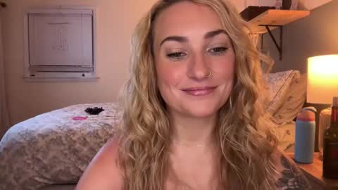 Snapshot of frayfitz chatting on 2, 3, 2026 Fray online show from 2, 3, 2026