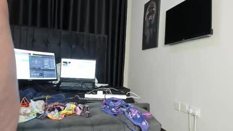 Snapshot of freaky_bad_girl chatting on 30, 11, 2025 Sandra online show from 30, 11, 2025