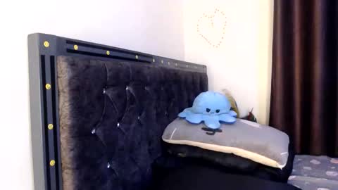 Snapshot of freakyshewolf1 chatting on 19, 9, 2025 freakyshewolf1 online show from 19, 9, 2025