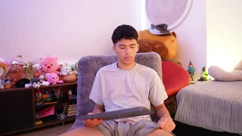 Snapshot of freddy_lax_ chatting on 27, 9, 2025 Juan give it a thumbs up please its important online show from 27, 9, 2025