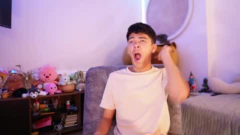 Snapshot of freddy_lax_ chatting on 28, 9, 2025 Juan give it a thumbs up please its important online show from 28, 9, 2025