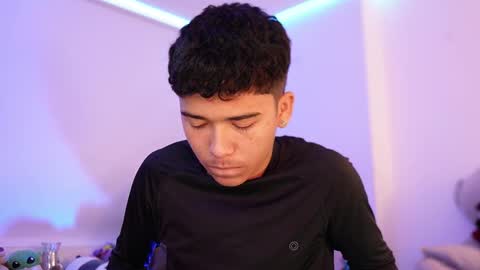 Snapshot of freddy_lax_ chatting on 10, 10, 2025 Juan give it a thumbs up please its important online show from 10, 10, 2025