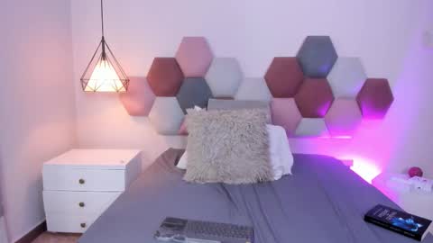 Freya Cameron online show from 29, 3, 2026