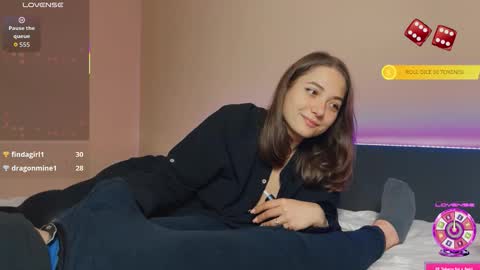 FreyaOliver online show from 10, 10, 2025
