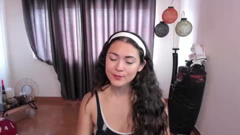 Snapshot of freyarouge chatting on 6, 7, 2026 freyarouge online show from 6, 7, 2026
