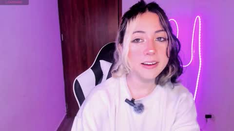 frida_lassi_ online show from 30, 11, 2025