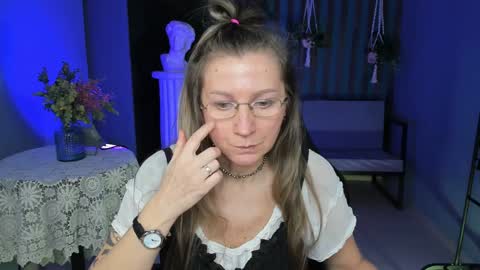 Frida Tander online show from 27, 1, 2025