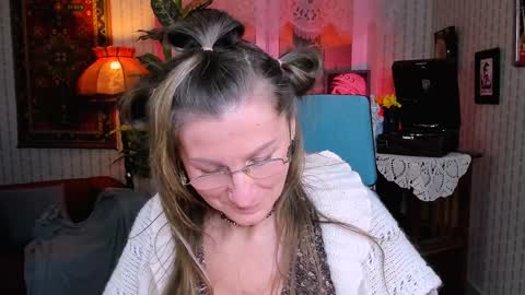 Frida Tander online show from 31, 1, 2025