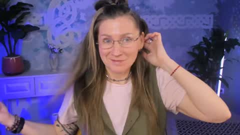 Frida Tander online show from 7, 2, 2025