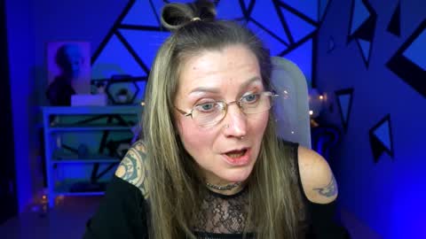 Frida Tander online show from 8, 2, 2025