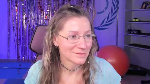 Frida Tander online show from 24, 2, 2025