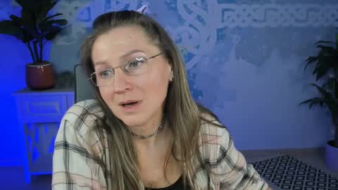 Frida Tander online show from 7, 3, 2025