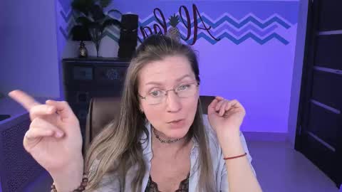 Frida Tander online show from 10, 3, 2025