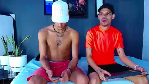 Adam y pitter online show from 23, 12, 2024