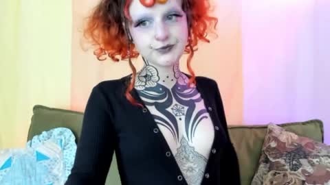 Snapshot of friskyflowers chatting on 22, 4, 2026 cherry online show from 22, 4, 2026