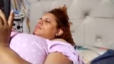 Snapshot of frizzy_girl chatting on 22, 1, 2025 Frizzy girl online show from 22, 1, 2025