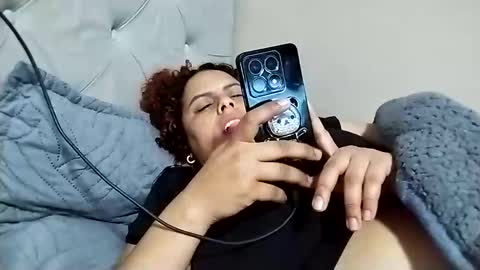 Snapshot of frizzy_girl chatting on 10, 11, 2025 Frizzy girl online show from 10, 11, 2025