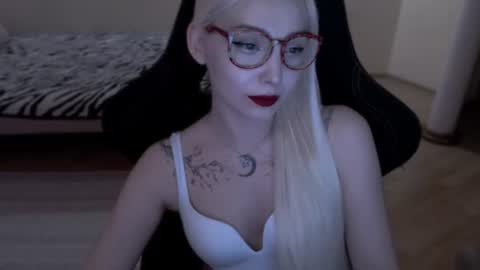 Snapshot of fromsun_forsoul chatting on 10, 6, 2026 Lilith online show from 10, 6, 2026